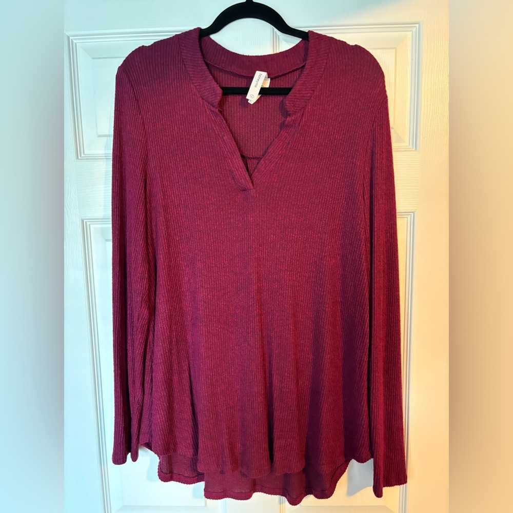 Honeyme size L long sleeve casual/business casual v neck long sleeve top NWOT